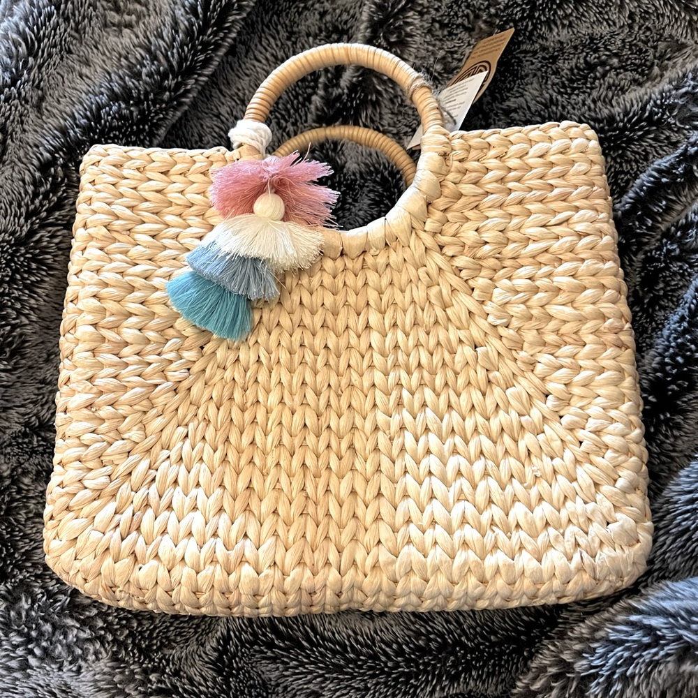 Wicker weave handbag